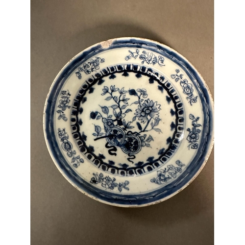 429 - A selection of Chinese blue and white ceramic to include a plate, side plates and a small bowl