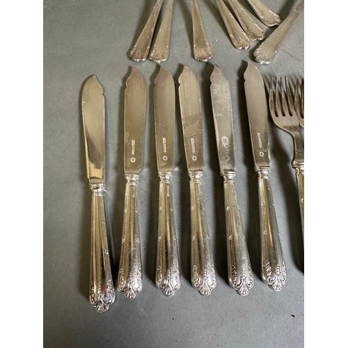 475 - A Garard & Co six place setting silverplated cutlery service in original box.