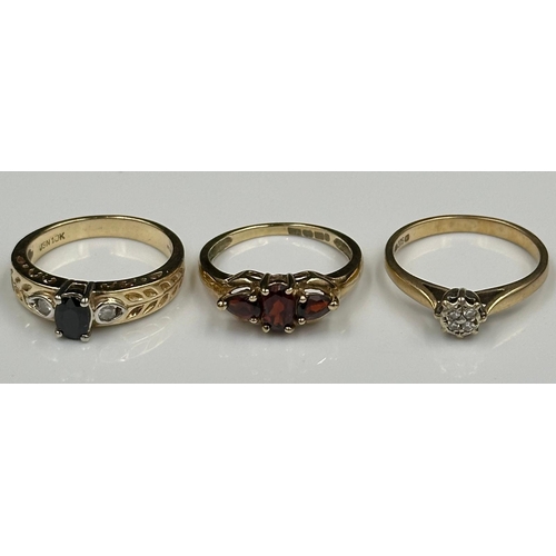 662 - A selection of three 9ct gold rings, various styles and finishes, approximate combined total weight ... 