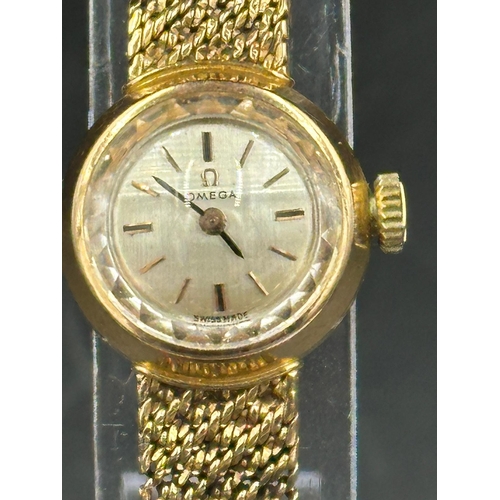 698 - An 18ct gold Ladies Omega watch with an approximate total weight of 27.1g