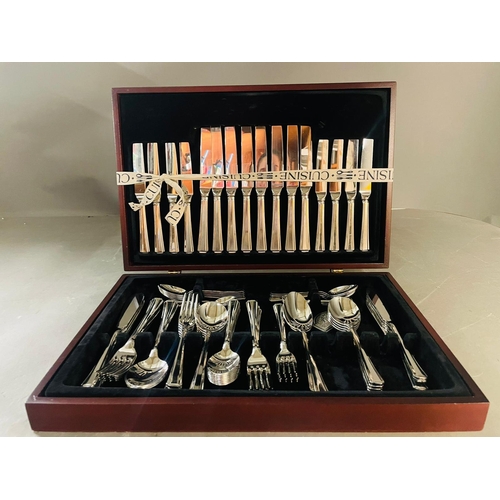 784 - A George Butler eight place cutlery dining set