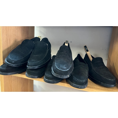 816 - Four pairs of Todd's black shoes, men size 9 and 8.5