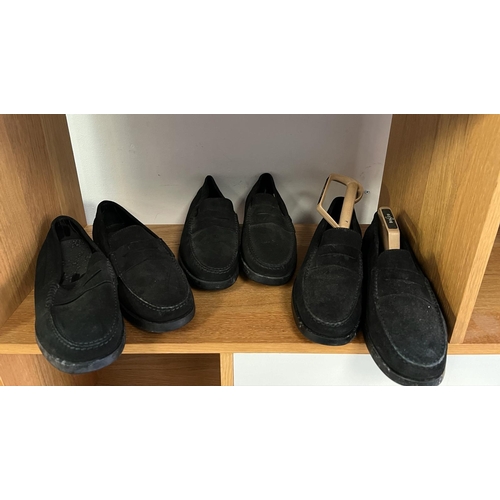 816 - Four pairs of Todd's black shoes, men size 9 and 8.5