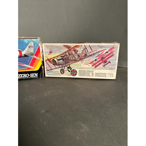 824 - A selection of boxed and unboxed model kits to include Matchbox, Airfix and Frog