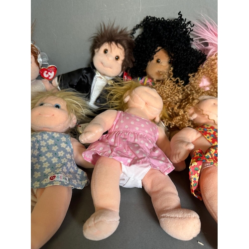 830 - A selection of collectable Beanie kids dolls