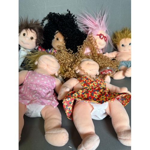 830 - A selection of collectable Beanie kids dolls