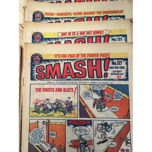 851 - A collection of vintage Smash comics to include issues 1-3