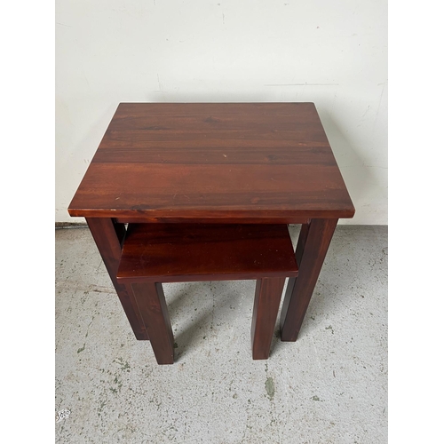 111 - Two nesting tables (H46cm W50cm D40cm)