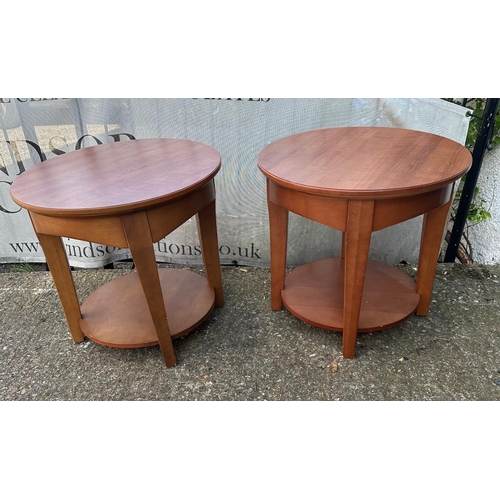 141 - A pair of contemporary circular end tables with shelves under (H61cm Dia66cm)