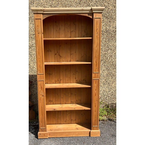 175 - A pine open bookcase (H201cm W97cm D28cm)