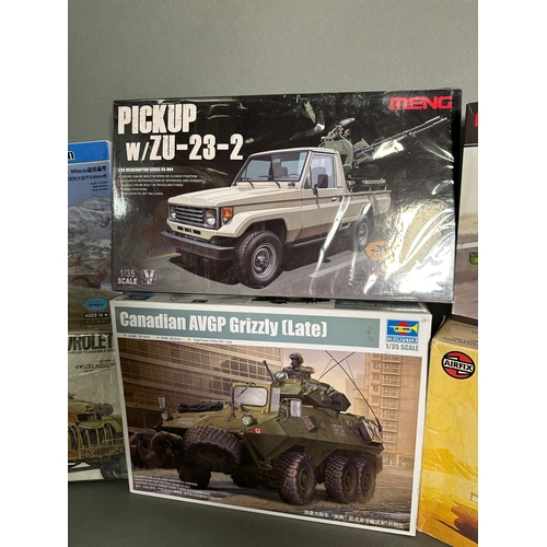 789 - A selection of boxed model kits to include Meng, Airfix and Trumpeter