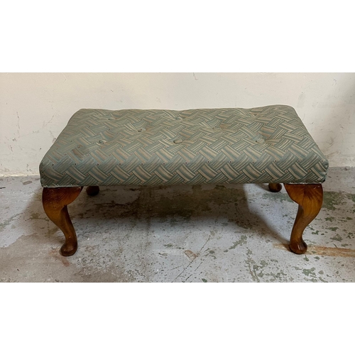 139 - A button tufted green upholstered foot stool