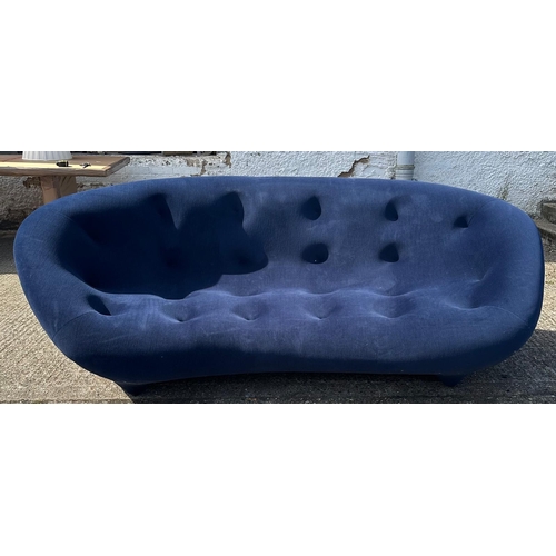45 - A contemporary blue upholstered Ploum Ligne Roset sofa (W249cm SH39cm D100cm)