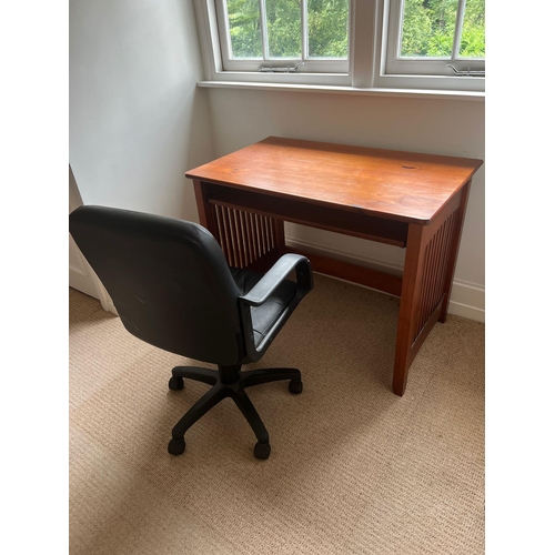 78 - A modern desk and office chair (H76cm W101cm D61cm)