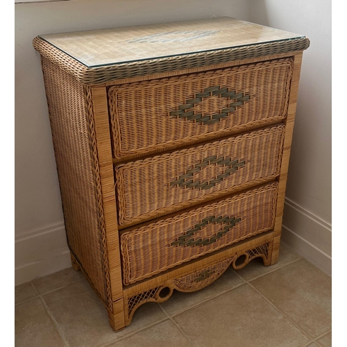 79 - A wicker chest of drawers (H86cm W72cm D43cm)