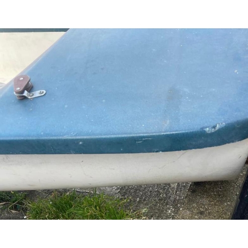 205 - A Kestrel sailing Dinghy 1970's (500CM X 164CM)