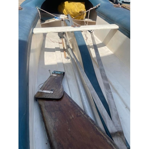 205 - A Kestrel sailing Dinghy 1970's (500CM X 164CM)