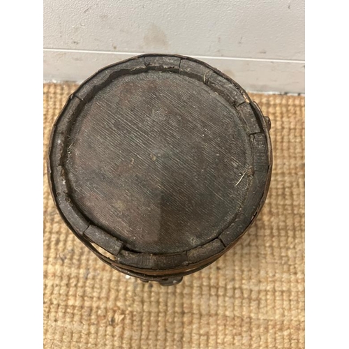 39 - A cooper oak small cask barrel (H27cm Dia16cm)