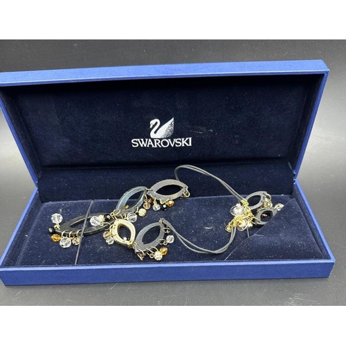 617 - A selection of quality costume jewellery to include Swarovski, Wedgewood and a silver statement ring