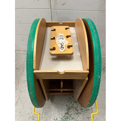 100 - A novelty pine drinks trolly in the form of a wheel