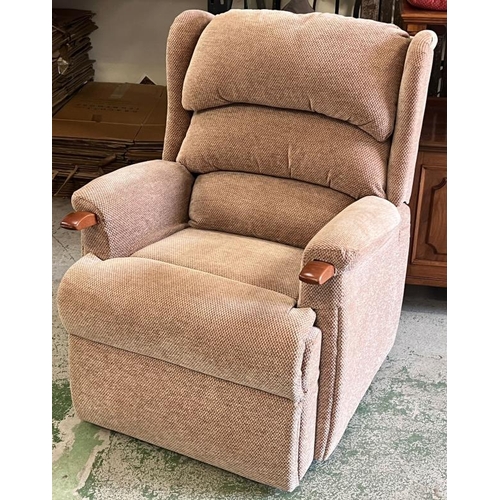 66 - A HSL reclining Grande chair