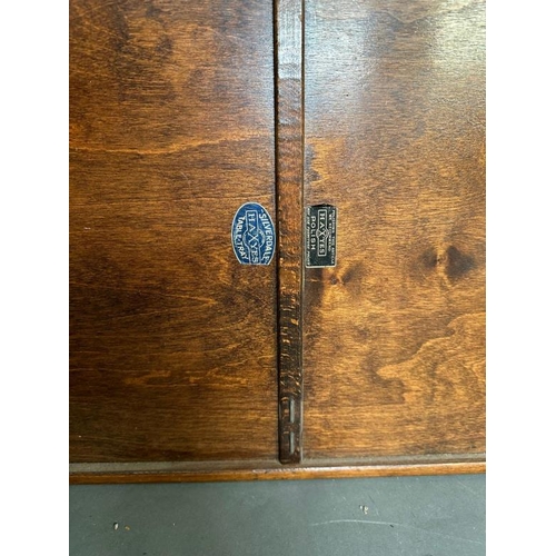 69 - An oak collapsible butler tray