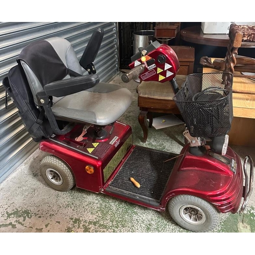 821 - A shop rider mobility scooter