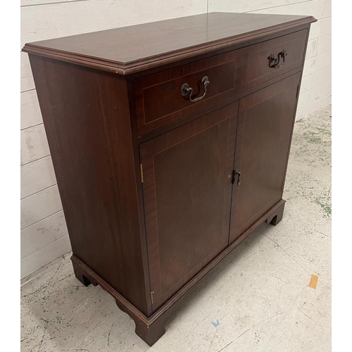 85 - A Regency style side cabinet (H90cm W90cm D47cm)