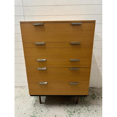192 - A Mid Century Stag Fineline five drawer chest of drawers (H110cm W76cm D46cm)