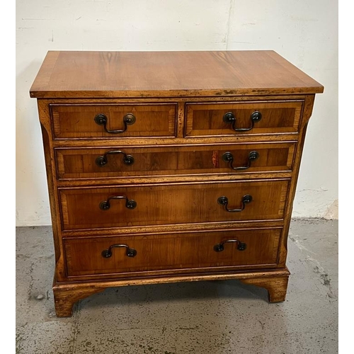 42 - Mahogany of drawers, two short and three long, H74 X D43 X W75cm