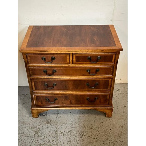 42 - Mahogany of drawers, two short and three long, H74 X D43 X W75cm