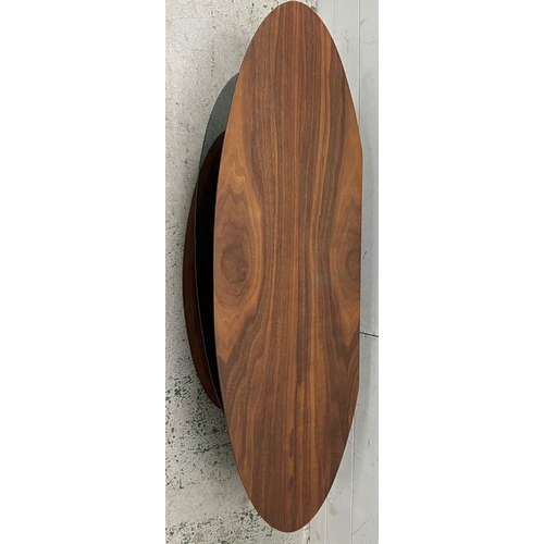 51 - An oval contemporary media unit or stand (h36CM w120CM d38CM)