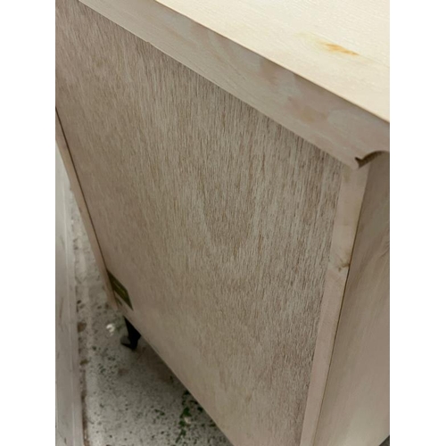 31 - Ducal chest of drawers, the four graduating drawers on metal legs (H94cm W61cm D47cm)