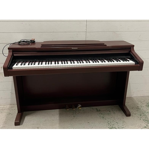 88 - Technics electric piano SX-PX334 digital piano with a range of features