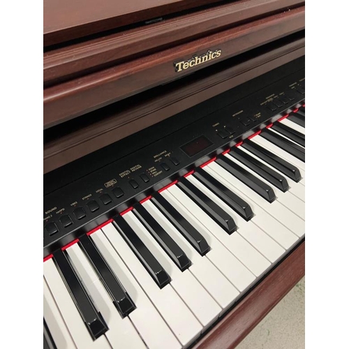 88 - Technics electric piano SX-PX334 digital piano with a range of features