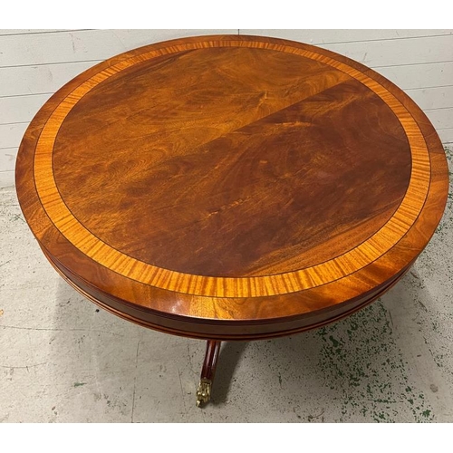 23 - A Regency style mahogany centre table (H73cm Dia112cm)