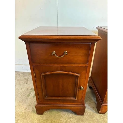 42 - A pair of veneered single drawer bedside tables (H66cm W40cm D39cm)