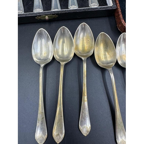 482 - A selection of boxed and some loose quality silver plated flatware to include butter knives and coff... 