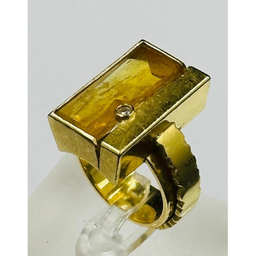 528 - A Golden Beryl & Diamond dress ring by Gabrielli. Golden Beryl 9.88ct gross weight 26.98g. Setting i... 