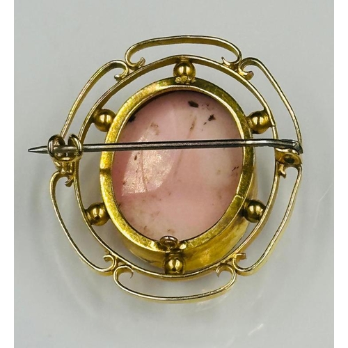 598 - A Cameo brooch in a 9ct gold setting with an approximate total weight of 7.4g