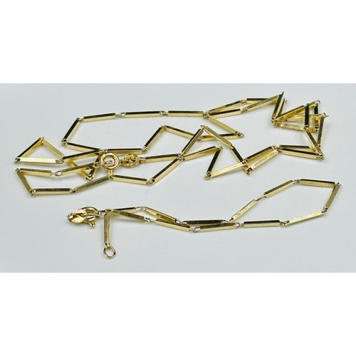 615 - A 9ct gold necklace and bracelet set with an approximate weight of 7g