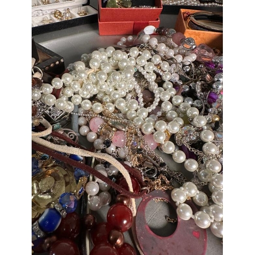 672 - A wide and varied selection of costume jewellery, various makers styles and finishes.