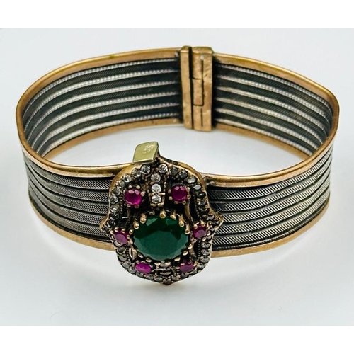 678 - A decorative bangle