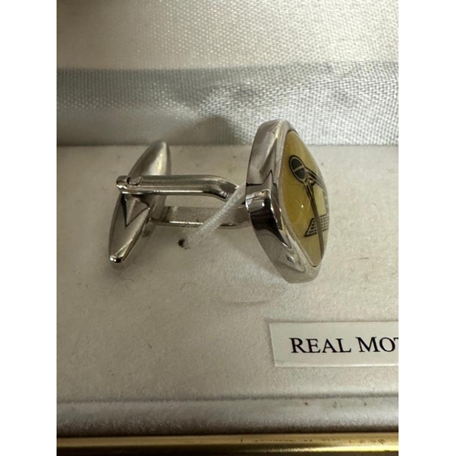 679 - A pair of mother of pearl Acacia masonic cufflinks