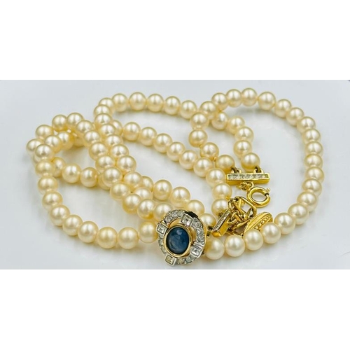 689 - A costume jewellery pearl choker