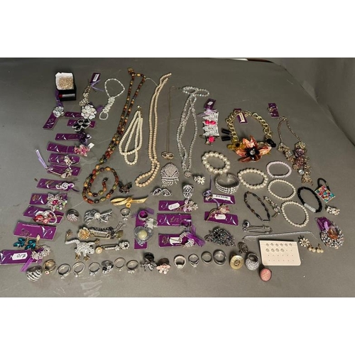 706 - A quantity of quality costume jewellery in various styles