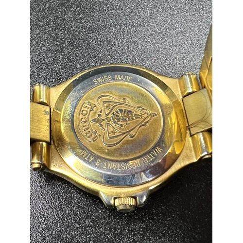 753 - A vintage Gucci watch