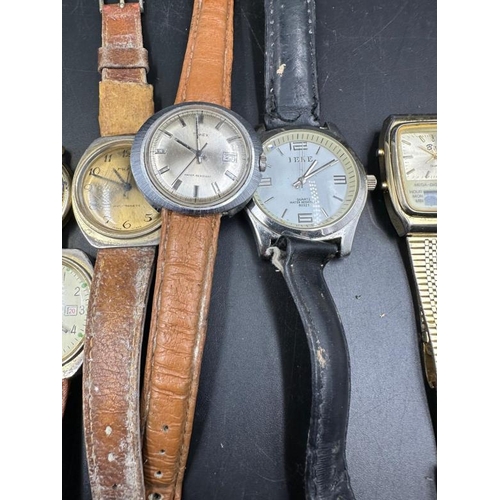 774 - A selection of gentleman's wristwatch, various makers