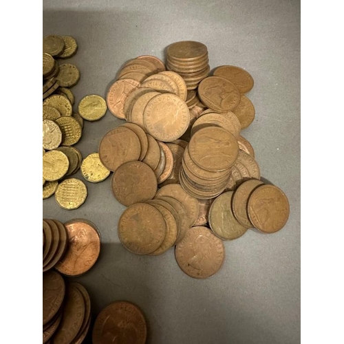 107 - A quantity of mostly UK and some World coinage to include George III pennies, farthings and three pe... 