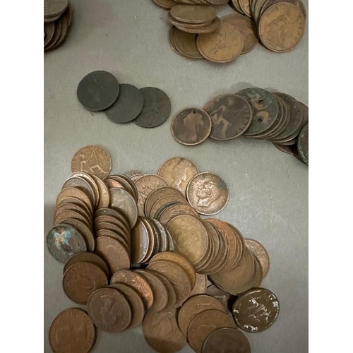 107 - A quantity of mostly UK and some World coinage to include George III pennies, farthings and three pe... 